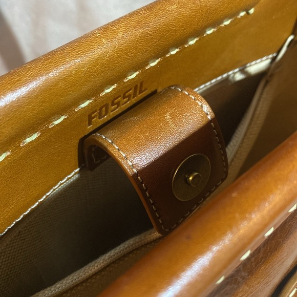 Fossil bucket leather handbag - Picture 14 of 16